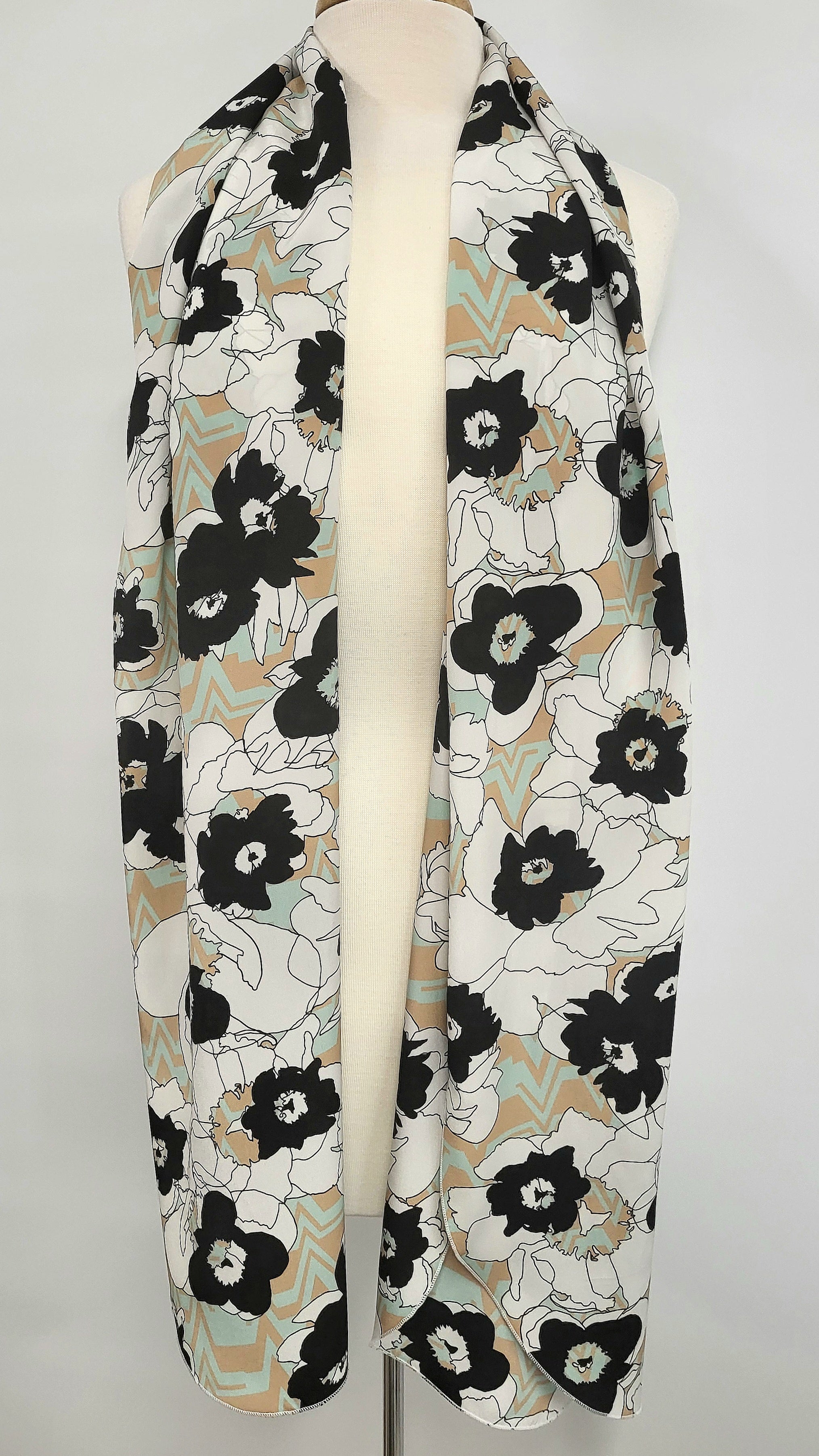 Foulard long en soie, imprimé fleurs et chevrons