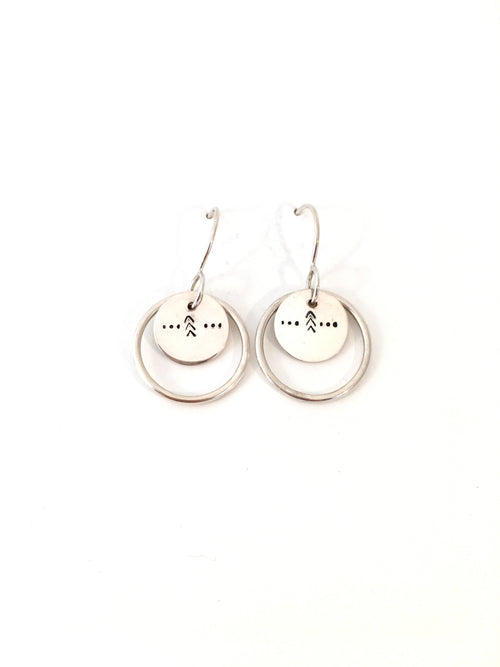 Boucles d'oreilles AUT20-05 en argent à motif poinçonné - Christine Mercier atelier-boutique