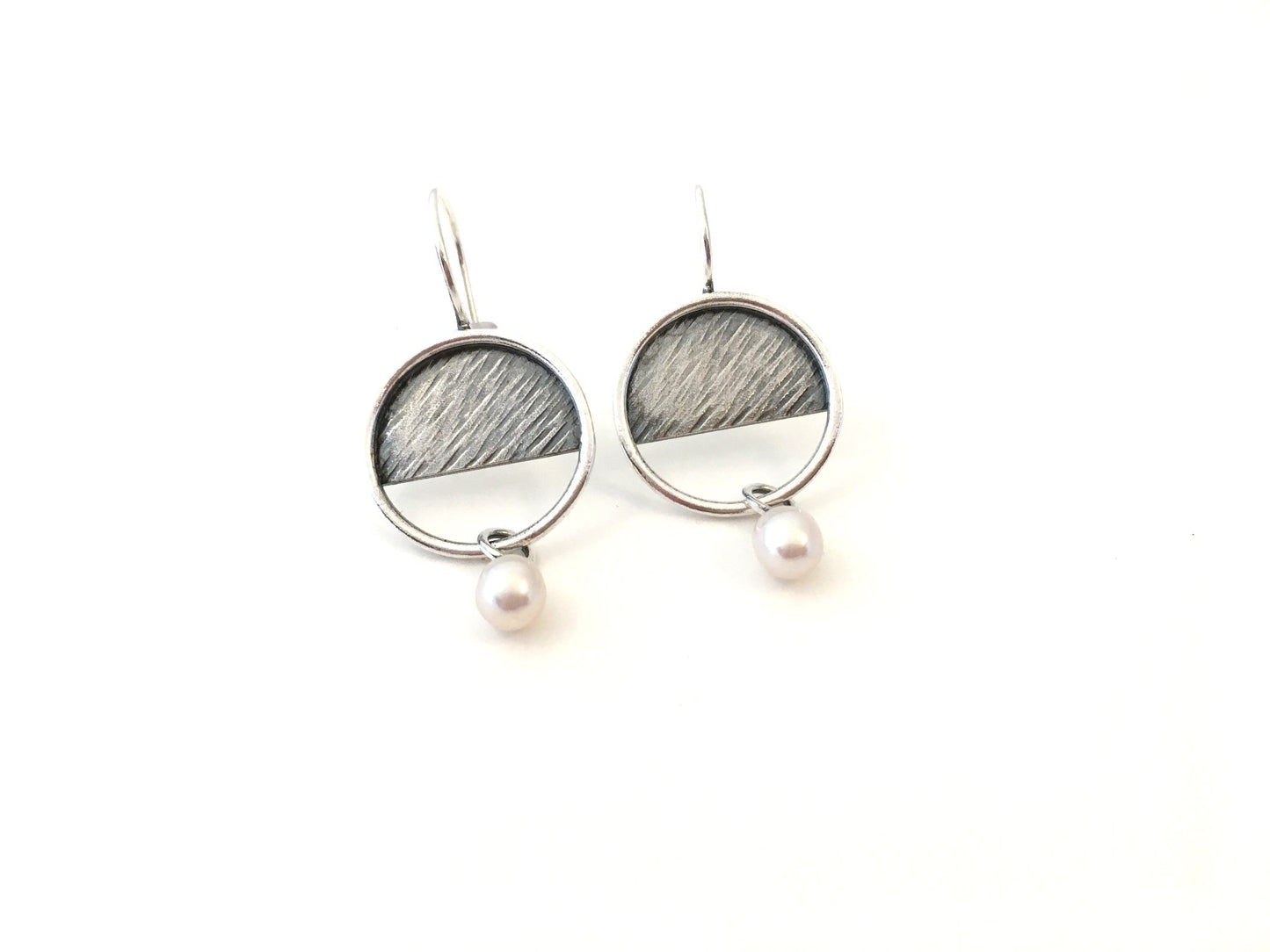 Boucles d'oreilles PE21-04 rondes à crochet en argent et perle