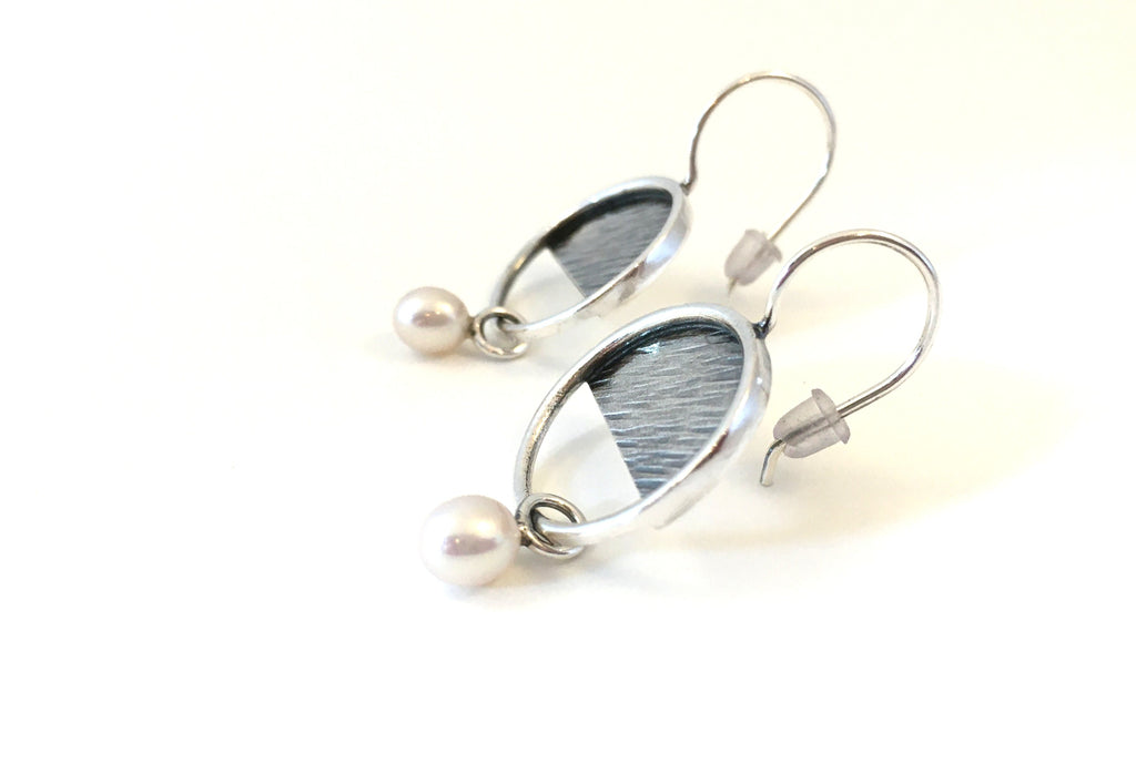 Boucles d'oreilles PE21-04 rondes à crochet en argent et perle - Christine Mercier atelier-boutique