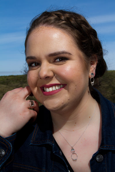 Collier en argent à pendentif rond et petite chaînette